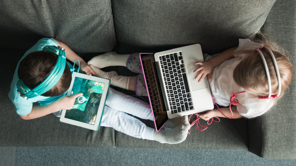 Come proteggere i bambini dai contenuti (anche gender) online 1